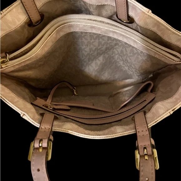 EUC Michael Kors Bag - Picture 3 of 4